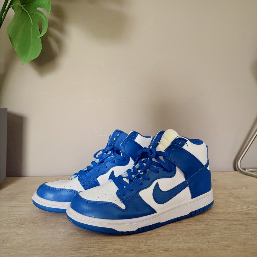 Nike Men’s Royal Blue High-Top Sneakers *size 10*